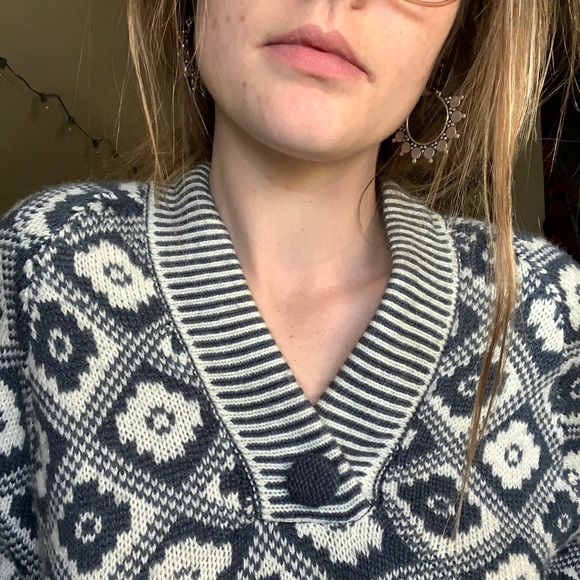 Patterned Sweater - Picture 2 of 4